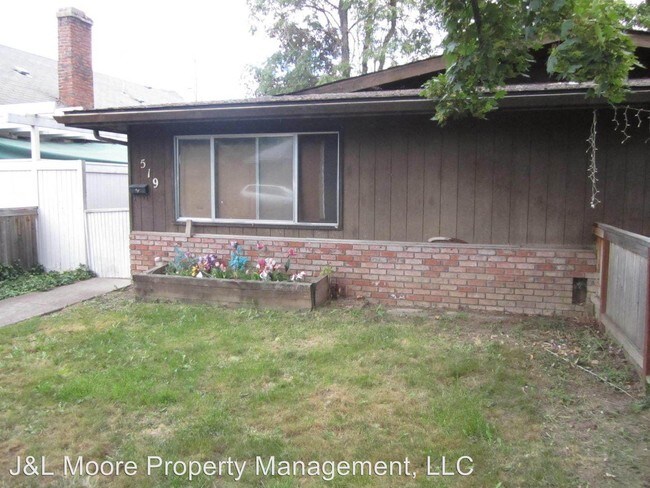 Building Photo - 519 S Holly St