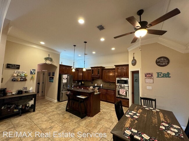 Building Photo - 4 br, 3 bath House - 304 Tottenham