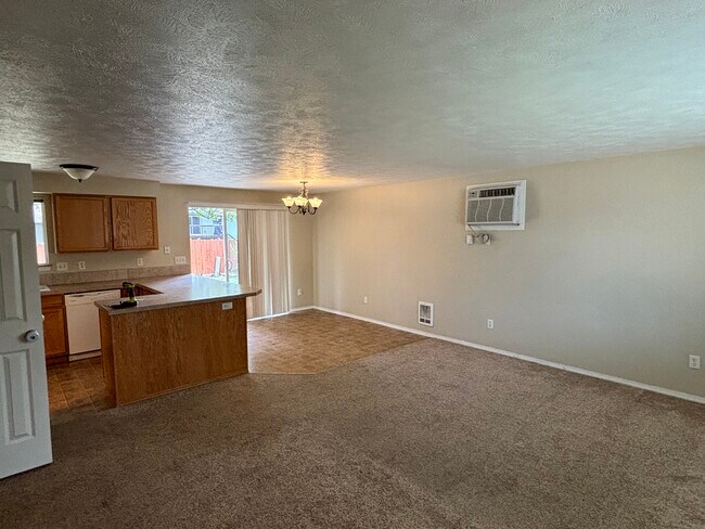 Building Photo - Perrine Duplex
