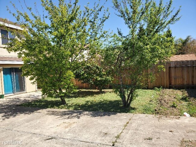 Building Photo - 6 br, 3 bath House - 3474 Sweet Pea Way