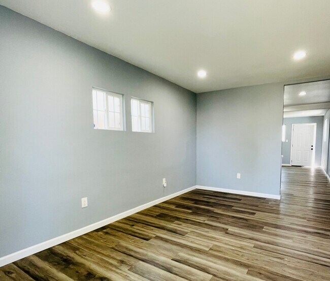 Foto del edificio - 156 E 109th St