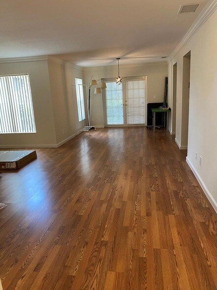 Foto del edificio - 4810 Grapevine Wy