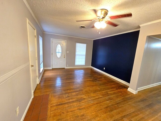 Foto del edificio - Rent Includes ALL utilities, yard maintenance and Wifi