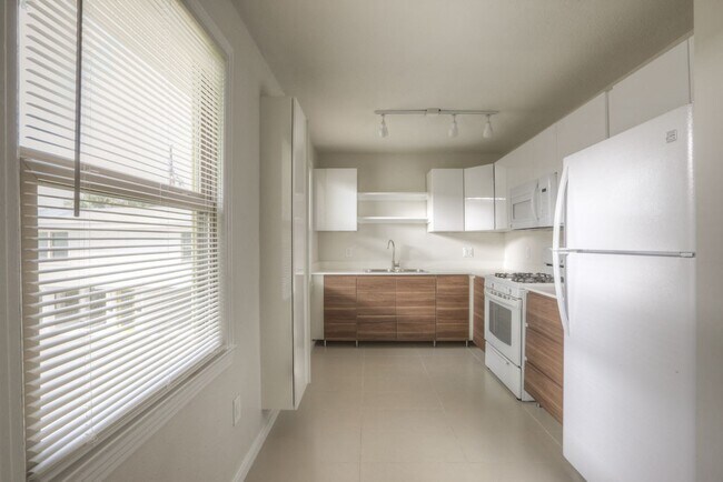 Foto del edificio - 218 E 14th St