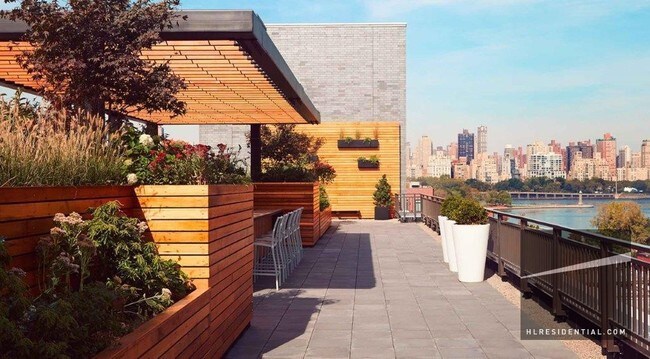 Foto del edificio - 1215 Broadway