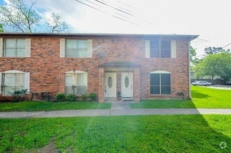 Building Photo - 2209 Bauer Dr