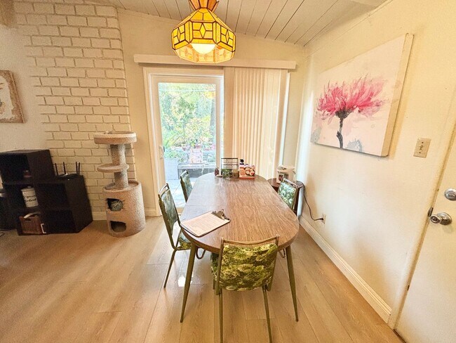 Foto del edificio - Super Cute 3 bed 2 bath Home in Central Da...