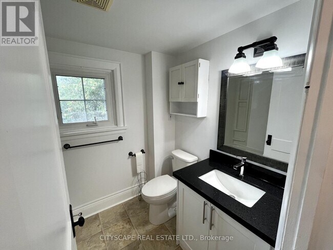 Photo du bâtiment - 613 Carnegie Ave