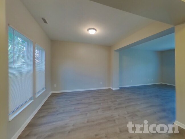 Foto del edificio - 2547 Cabin Hill Rd