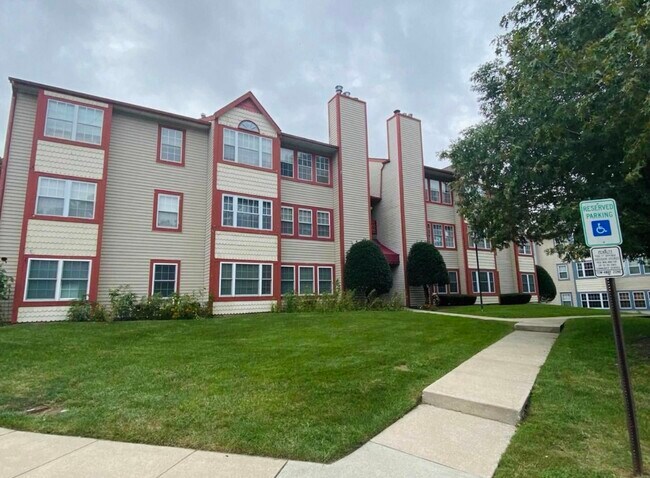 Foto del edificio - 95 Trotters Ln