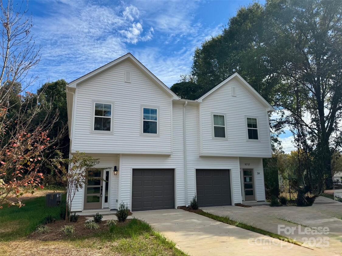 Foto principal - 9717 Misenheimer Rd