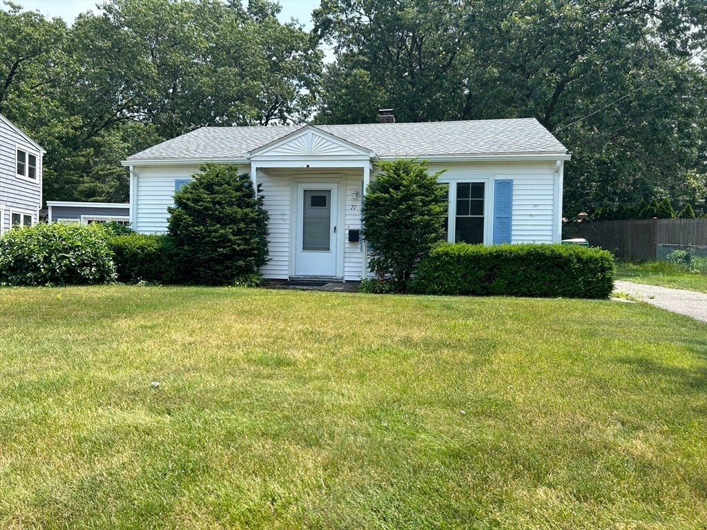Primary Photo - 71 White Birch Ave