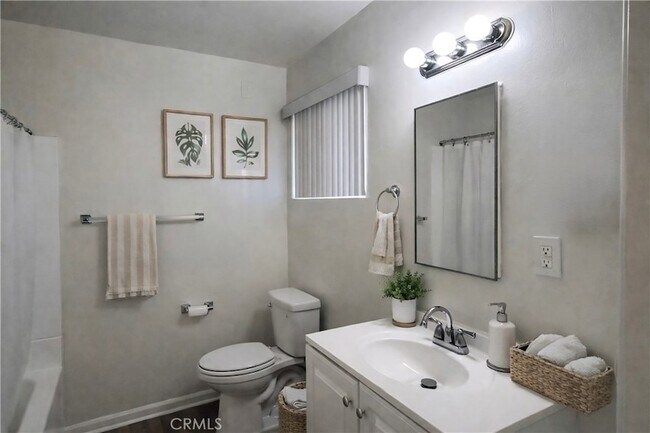 Foto del edificio - 12437 Harris Ave