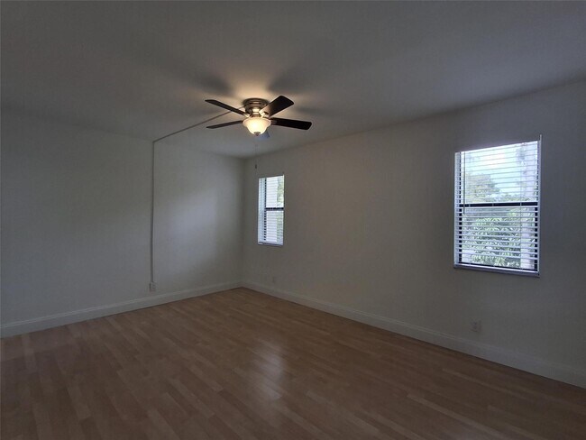 Foto del edificio - 8763 Shadow Wood Blvd
