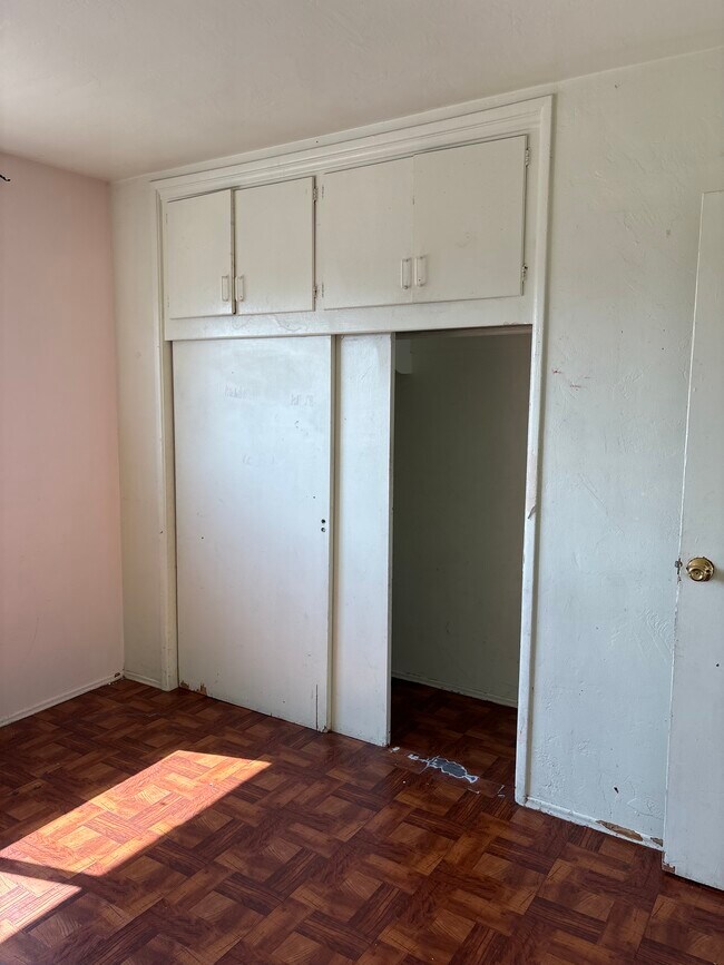 Foto del edificio - 5073 Sterling Ct