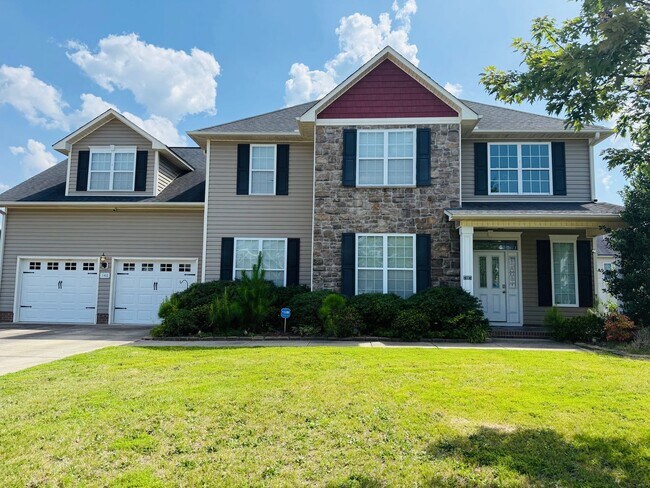 Building Photo - Beautiful 4 Bedroom, 3 Bathroom in Lexingt...