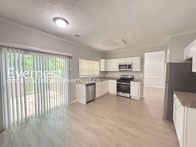 Foto del edificio - 263 Elm Forest Way