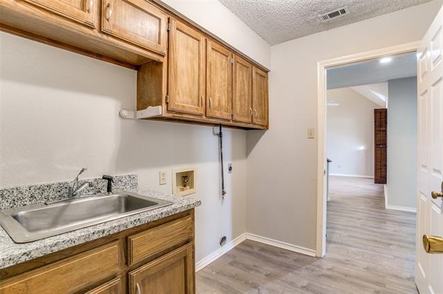 Building Photo - 1009 Winding Creek W Dr