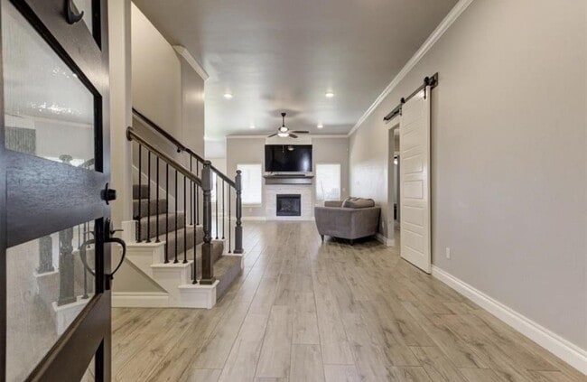 Foto del edificio - 3024 Drake Crest Dr