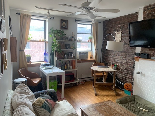 Foto del edificio - 13 Thacher St