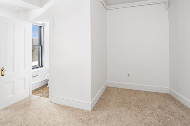 Foto del edificio - 1030 Massachusetts Ave