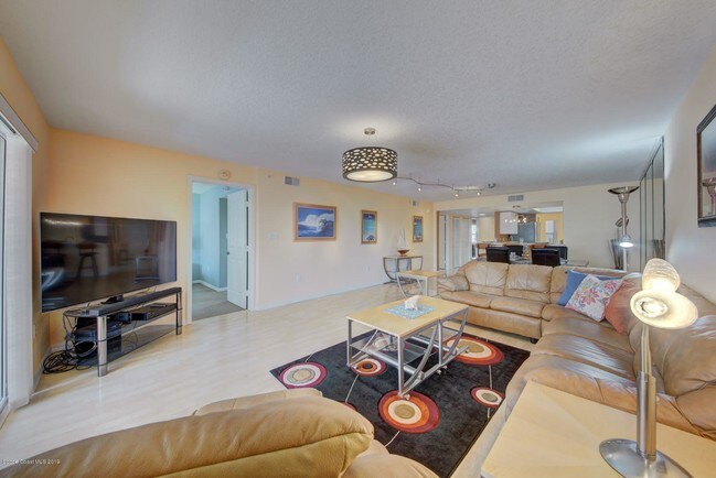 Foto del edificio - 605 Shorewood Dr