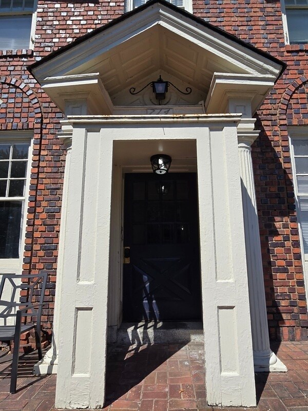 Foto del edificio - 714 N Arthur Ashe Blvd