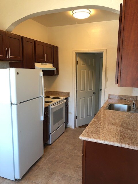 Building Photo - 2709 Ivy Dr