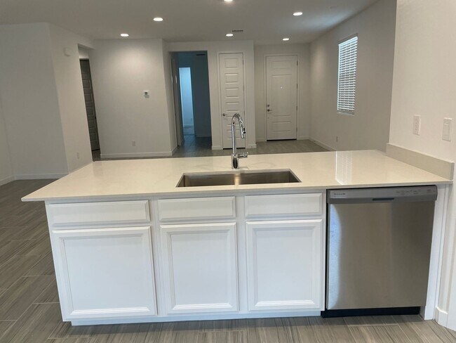 Foto del edificio - 9343 W Glenrosa Ave