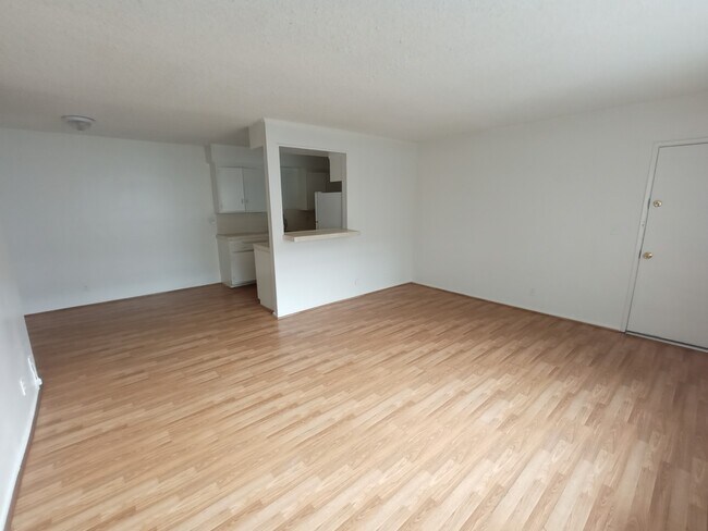 Building Photo - 5822 Waring Ave