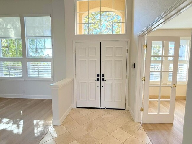 Building Photo - Former Model Home in Desirable Bridges Com...