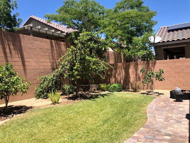 Foto del edificio - AVAILABLE NOW 4BED/ 2.5 BATH W/ LOFT
