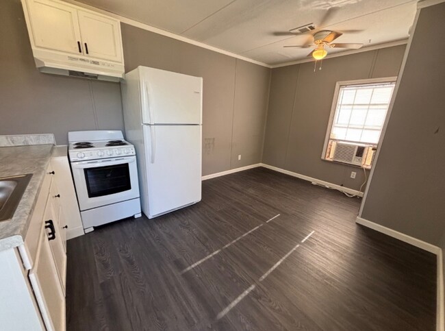 Foto del edificio - 2830 Mark Cir