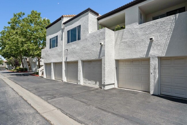 Building Photo - 21305 Nandina Ln