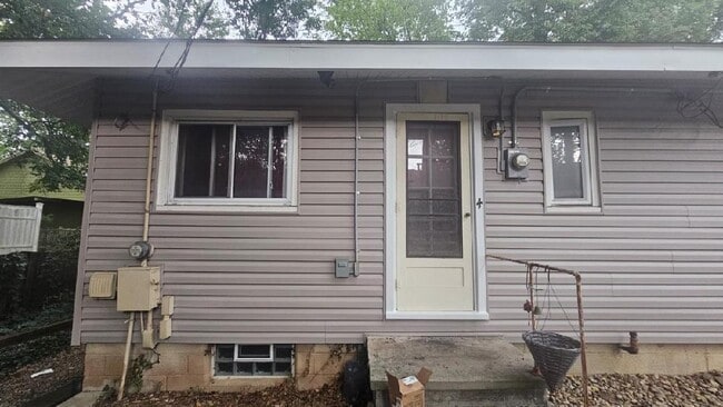 Building Photo - 68 Adams St