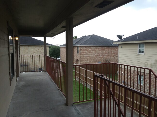 Building Photo - 714 Sonesta Dr