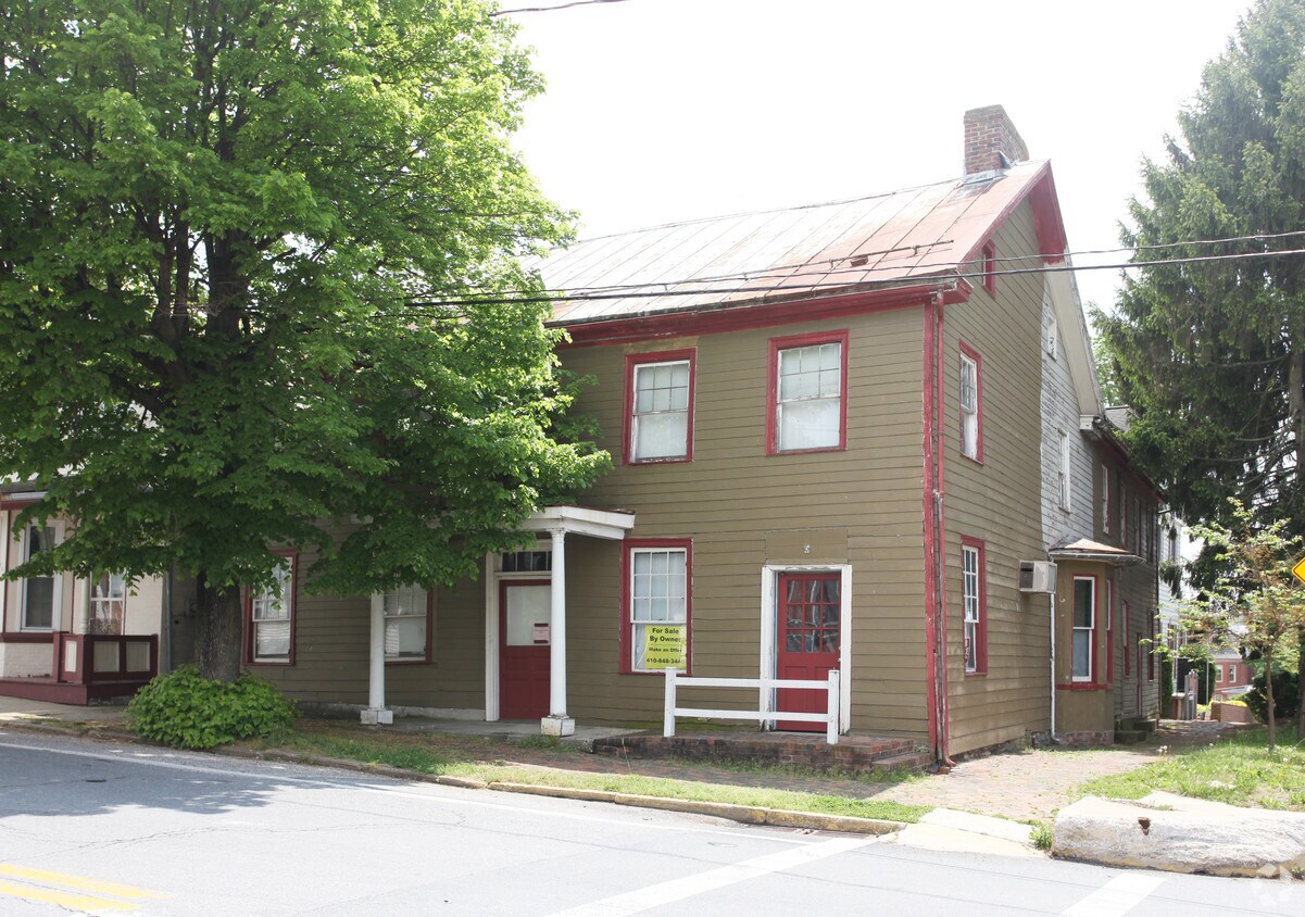 Primary Photo - 201 Main St