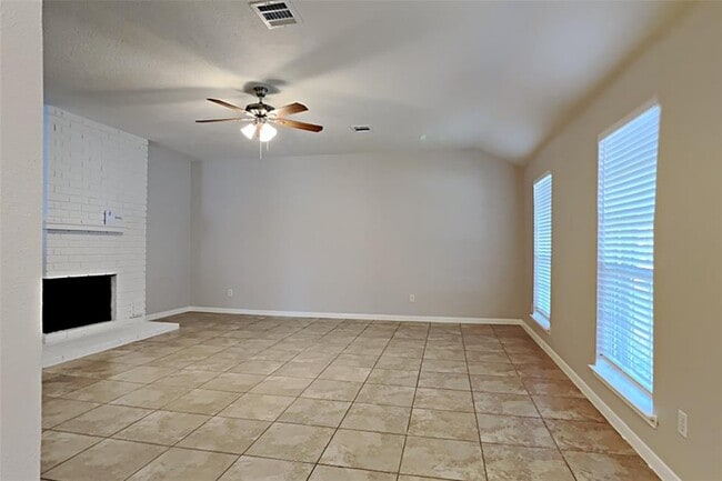 Building Photo - 3910 Spring Meadow Dr