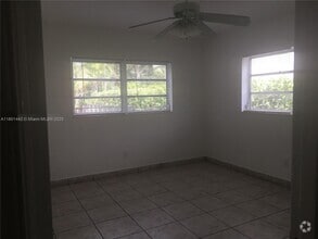 Building Photo - 4851 University Dr