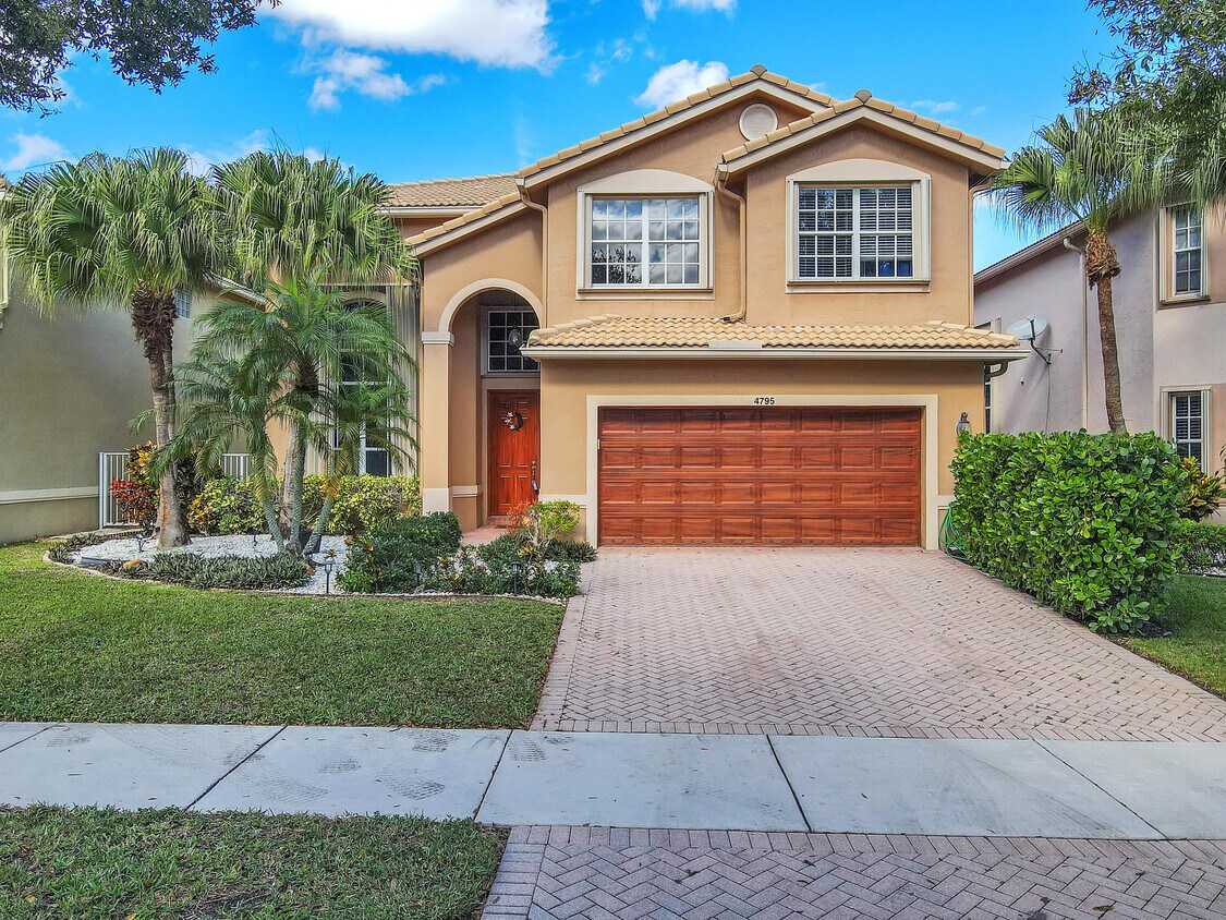 Foto principal - 4795 S Classical Blvd