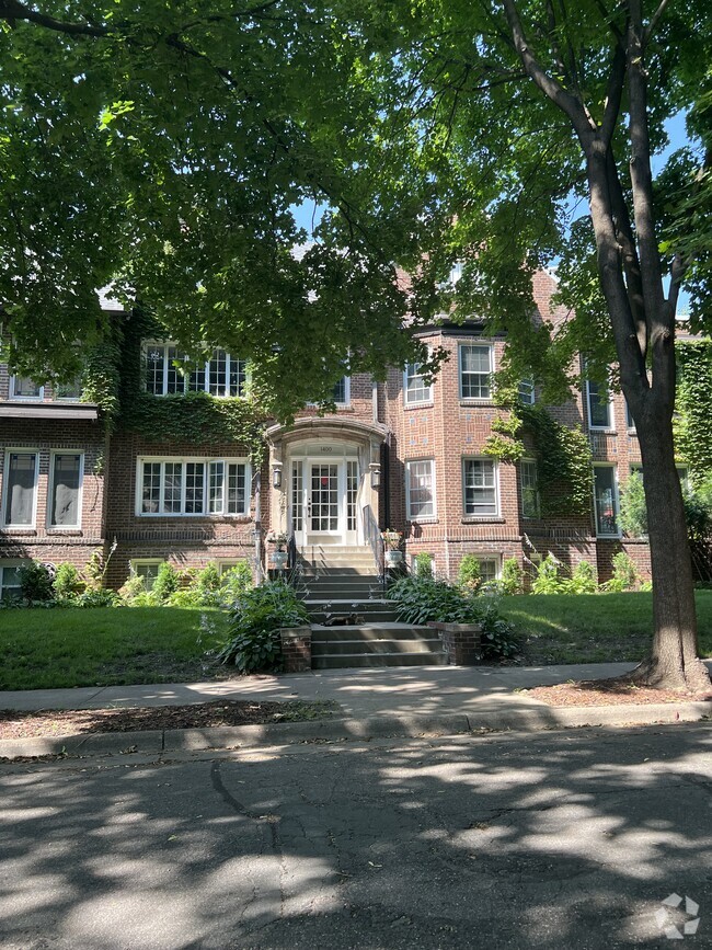 Building Photo - 1400 Lincoln Ave