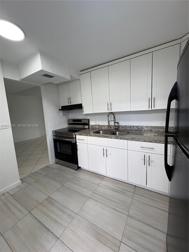 Foto del edificio - 447 NE 195th St