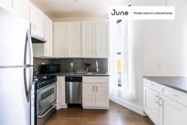 Foto del edificio - Room in Shared 4 bed/2 bath home in Crown Heights