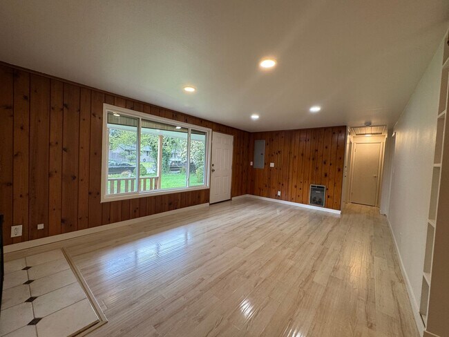 Foto del edificio - 3Bd/1Ba Mountlake Terrace House