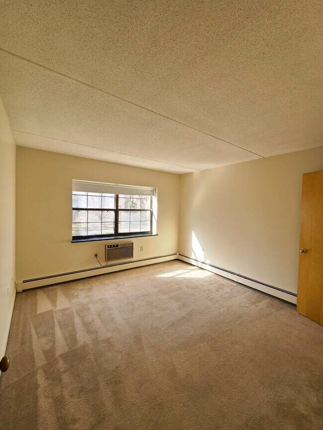 Building Photo - 76 Beaconwood Rd