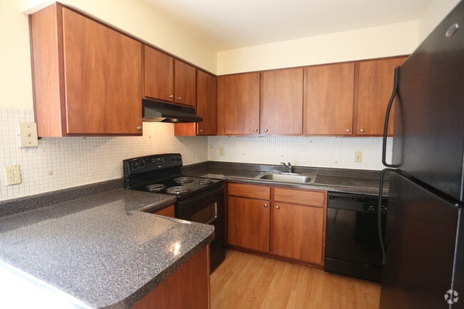 Interior Photo - Chez Paree Apartments and Townhomes