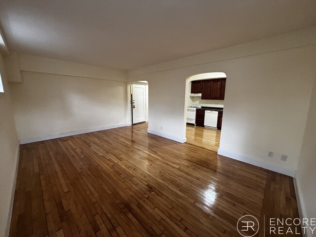 Building Photo - 1555 Beacon St