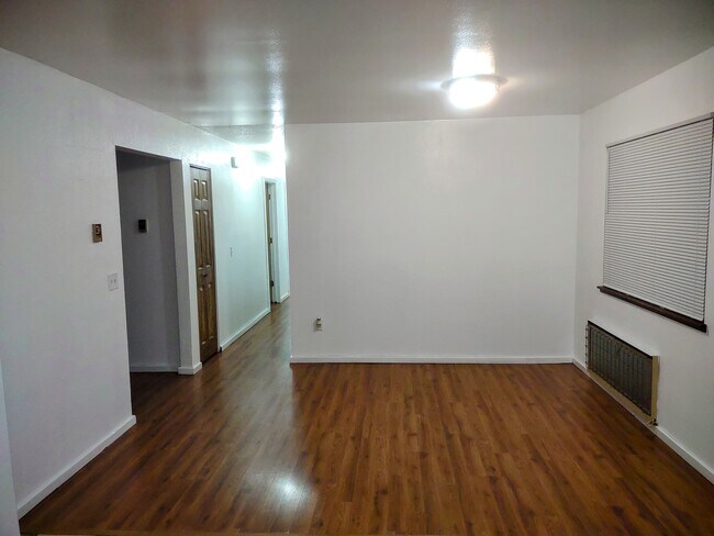 Dining room - 132 Arklow Dr