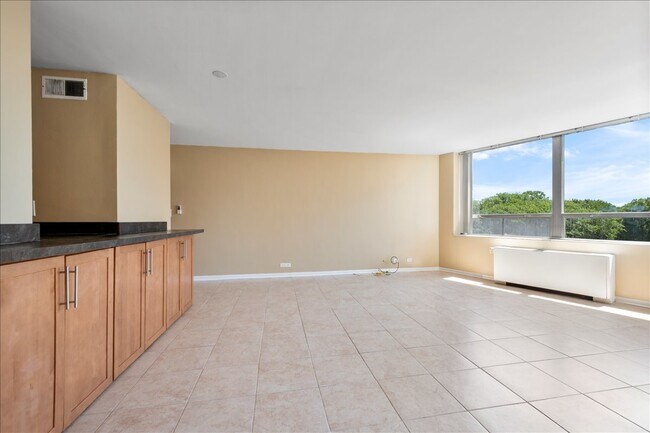 Foto del edificio - 5701 N Sheridan Rd