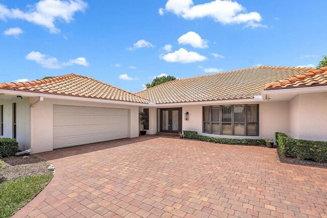 Foto del edificio - 16 Thurston Dr